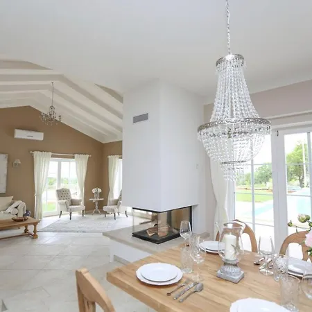 Meerblick, Privater Pool, 1000m2 Grundstueck Villa *